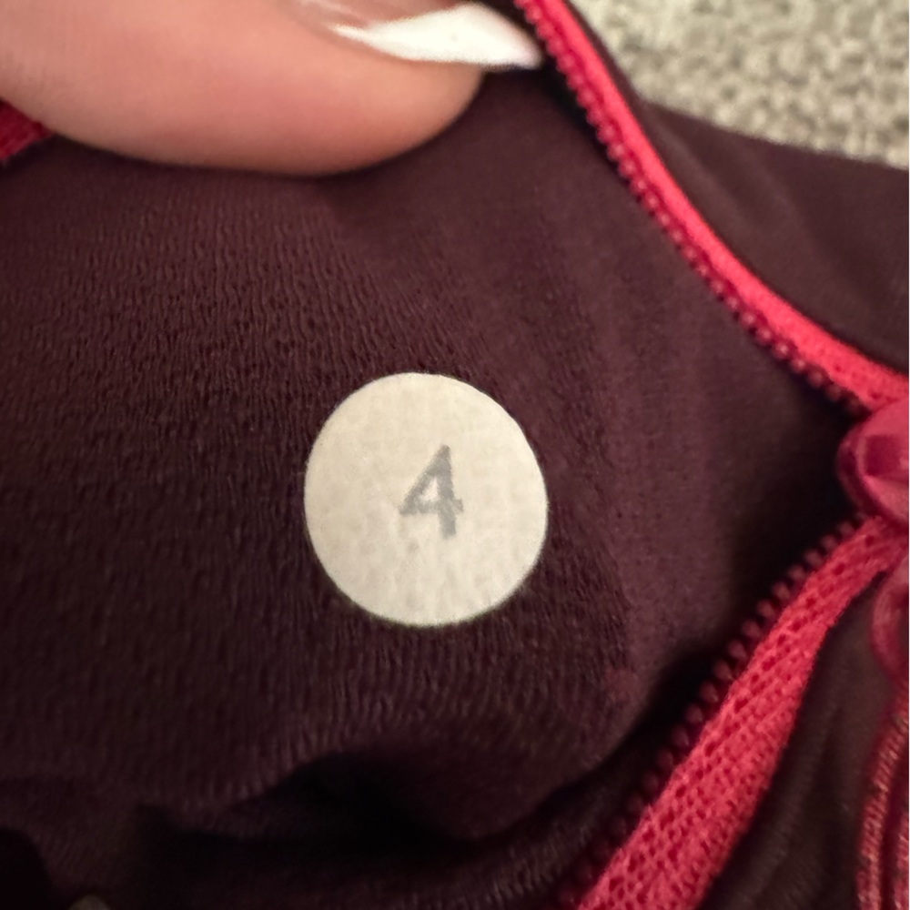 Lululemon Athletic Skirt with built in shorts maroon size 4 skort burgundy - Picture 3 of 6